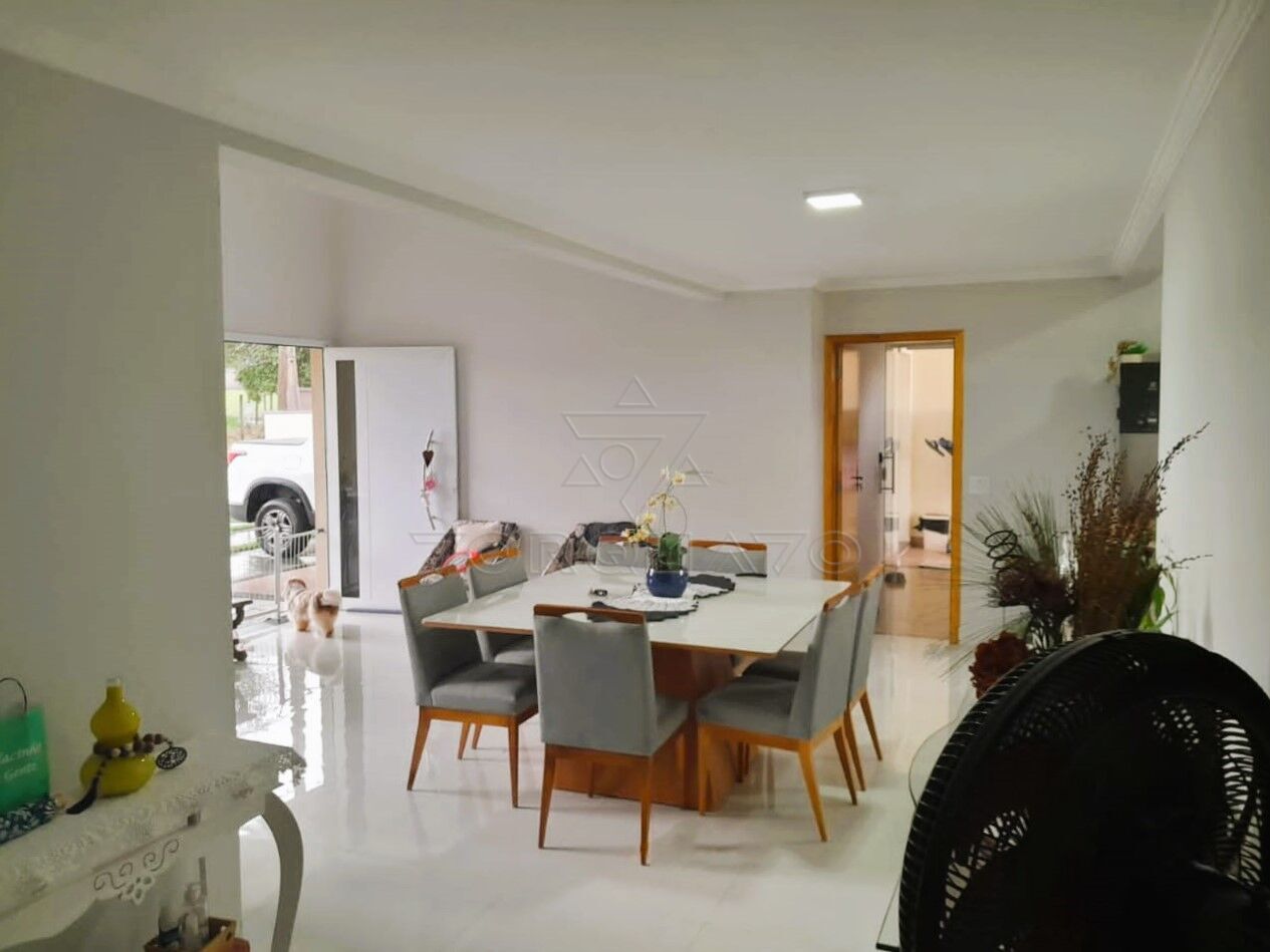 Casa de Condomínio à venda com 3 quartos, 198m² - Foto 2