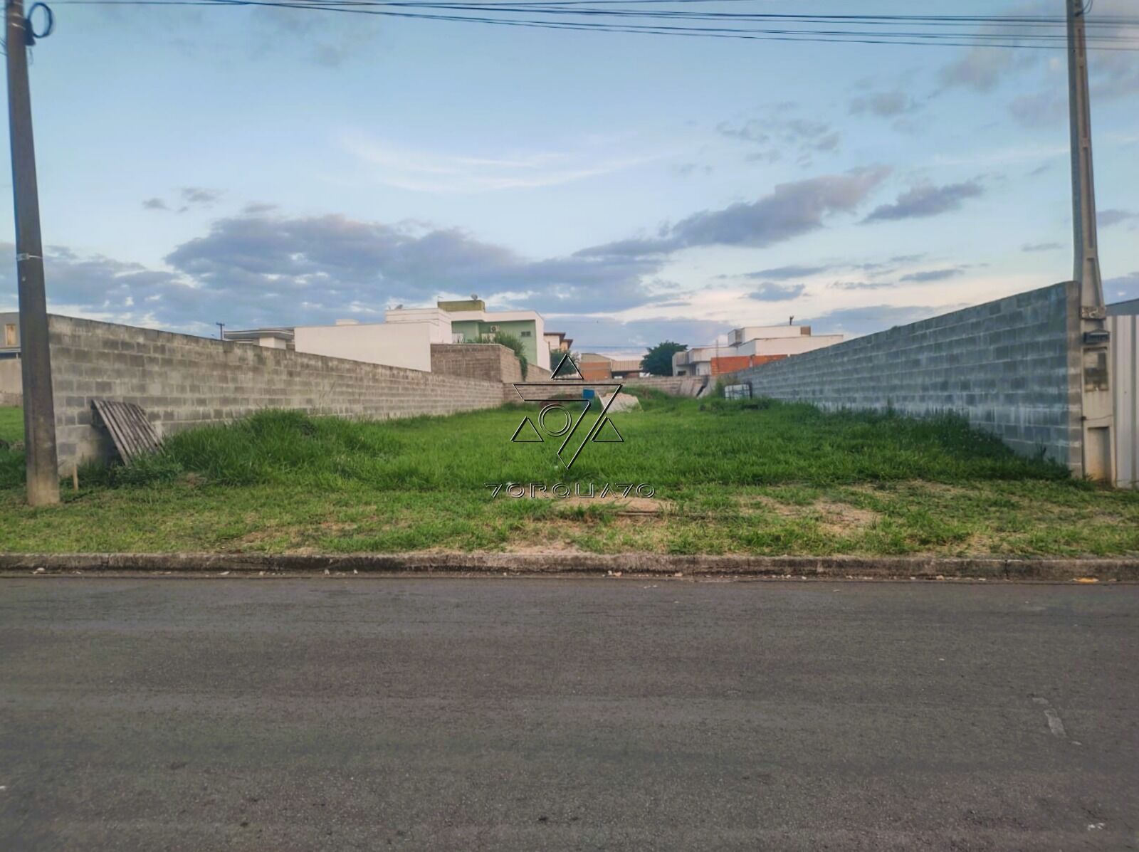 Terreno à venda, 500m² - Foto 1