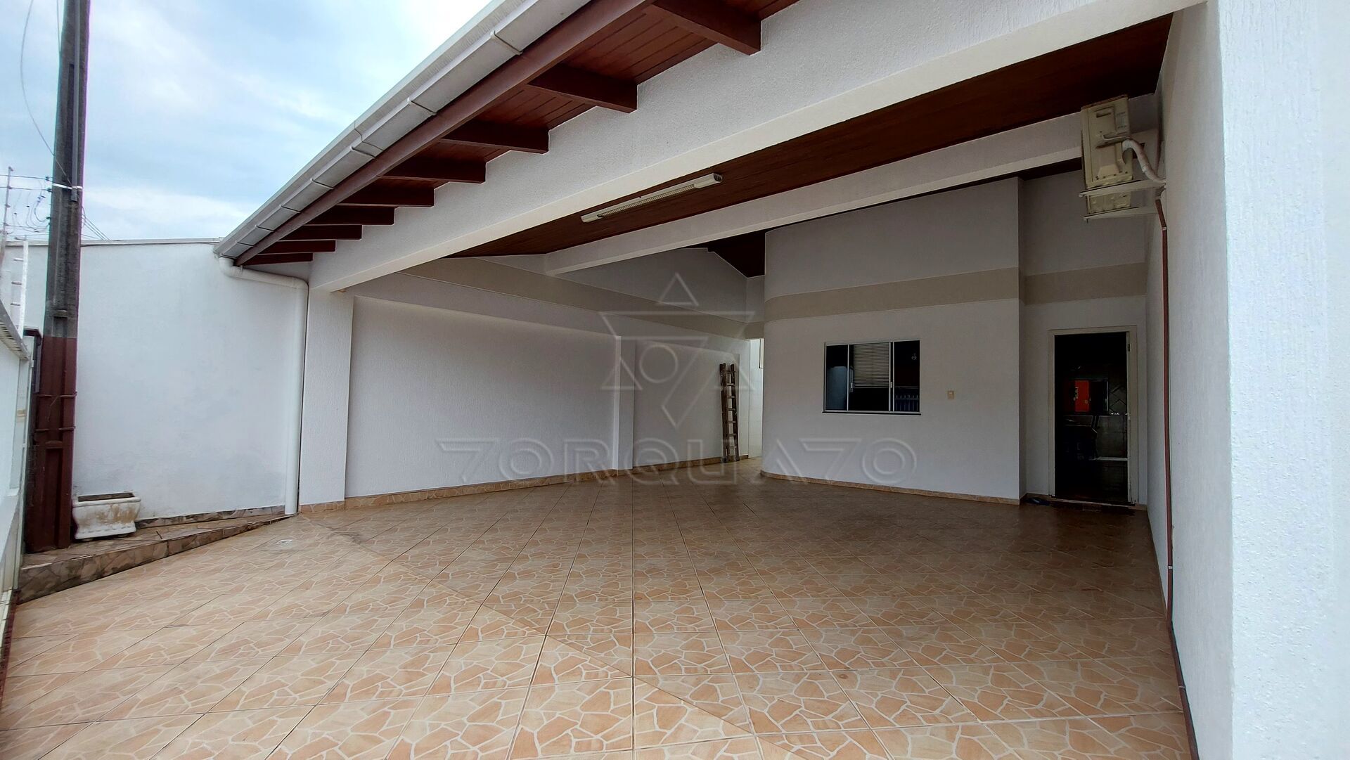 Casa à venda com 4 quartos, 280m² - Foto 2