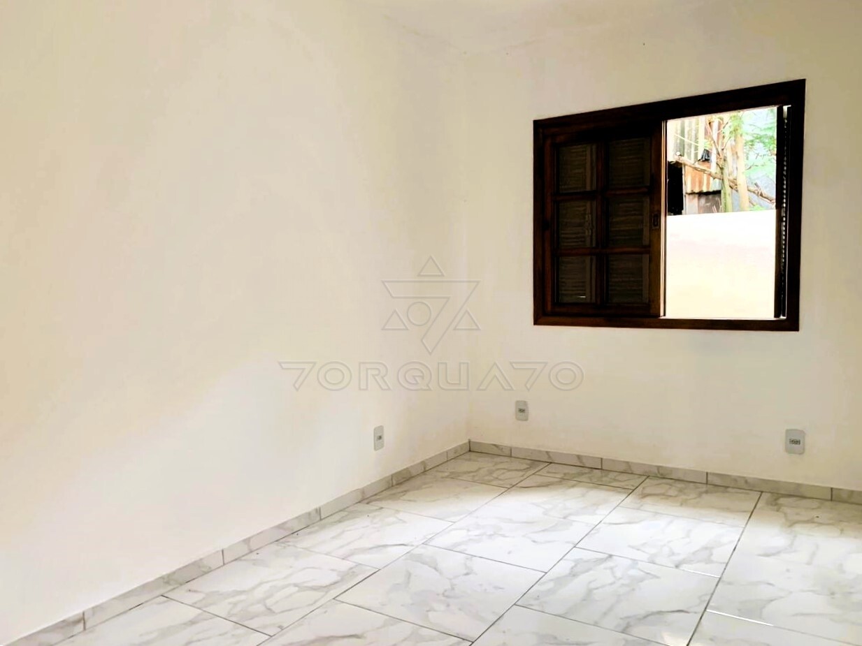 Casa à venda com 2 quartos, 48m² - Foto 13