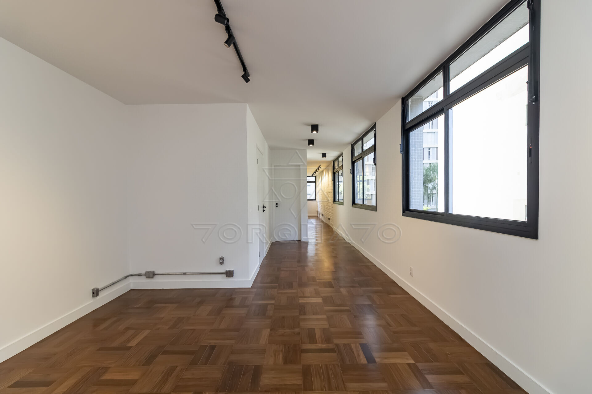 Apartamento à venda com 3 quartos, 231m² - Foto 3