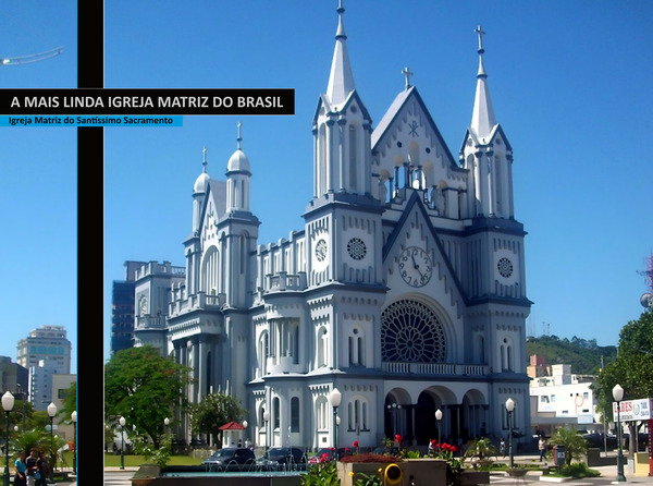 Igreja Matriz de Itajaí: Uma Jornada de Fé e Esplendor Artístico