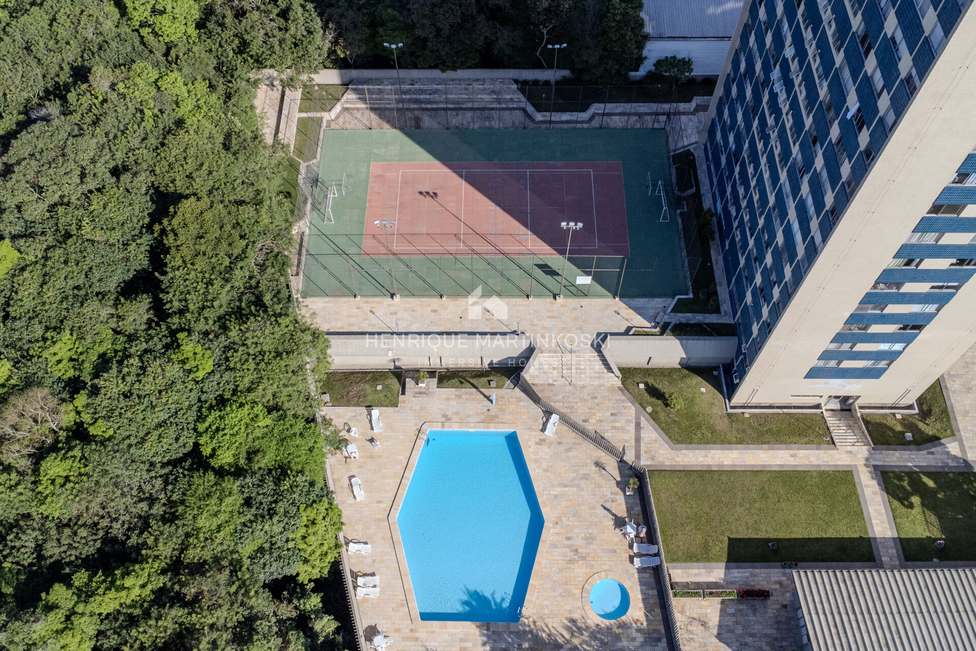 Apartamento à venda com 2 quartos, 80m² - Foto 33