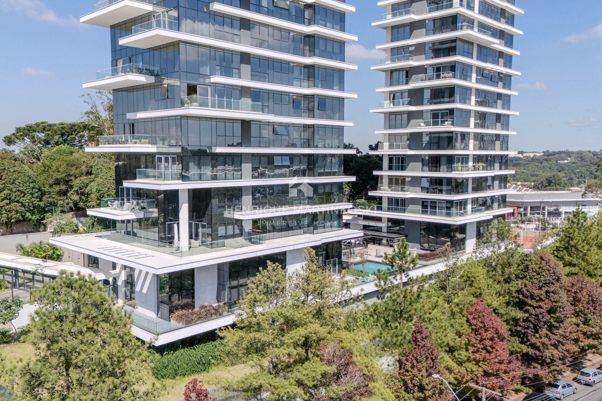Apartamento à venda com 4 quartos, 245m² - Foto 1