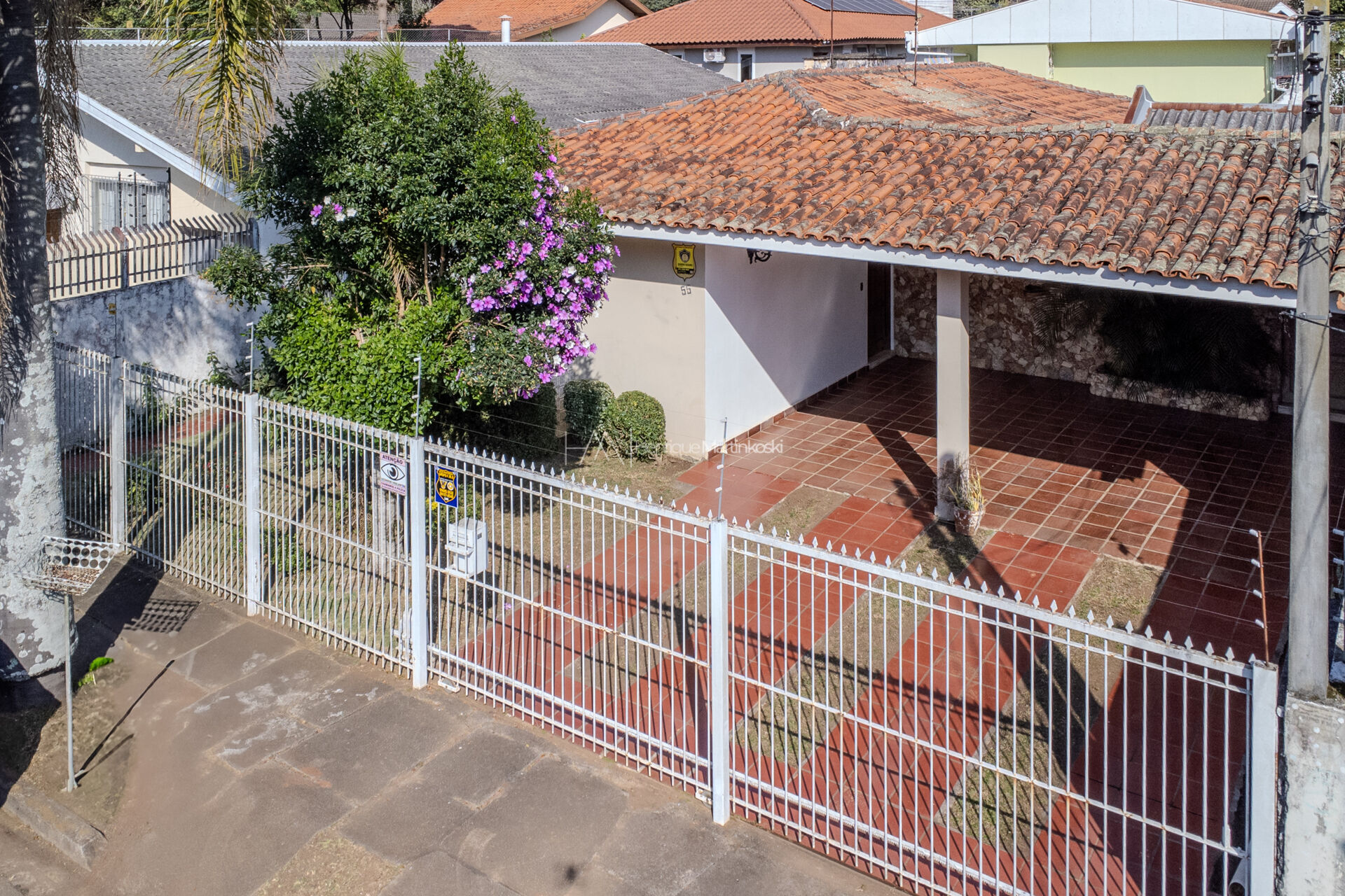 Casa à venda com 3 quartos, 171m² - Foto 1