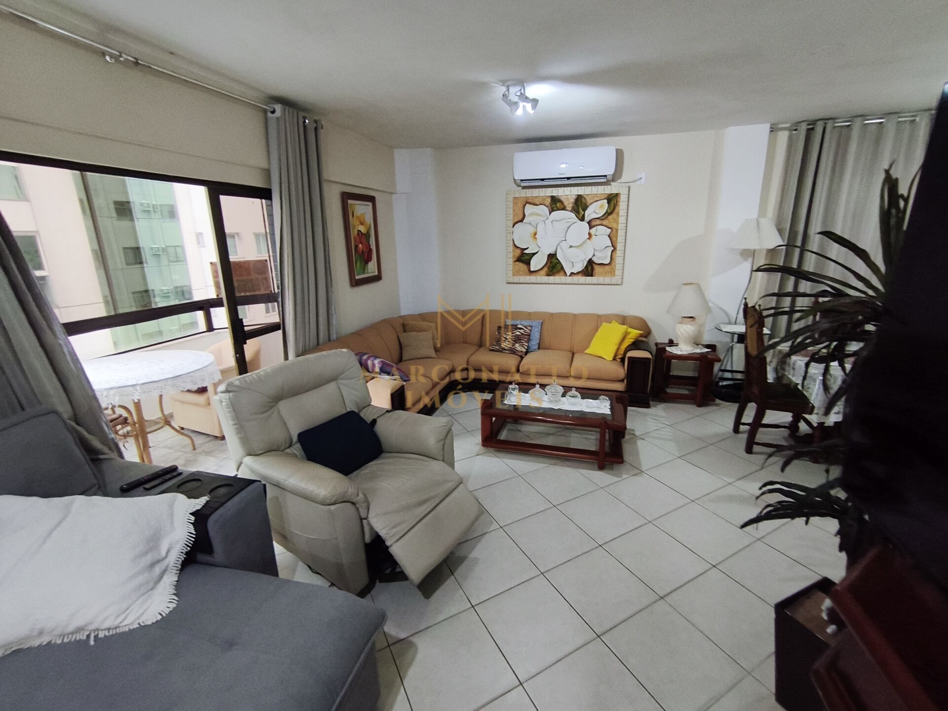 Apartamento, 3 quartos, 130 m² - Foto 1
