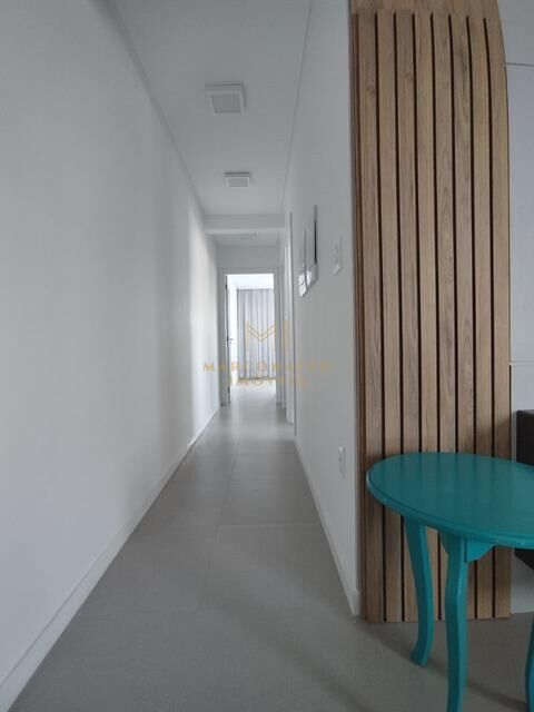 Apartamento para alugar com 2 quartos, 68m² - Foto 11