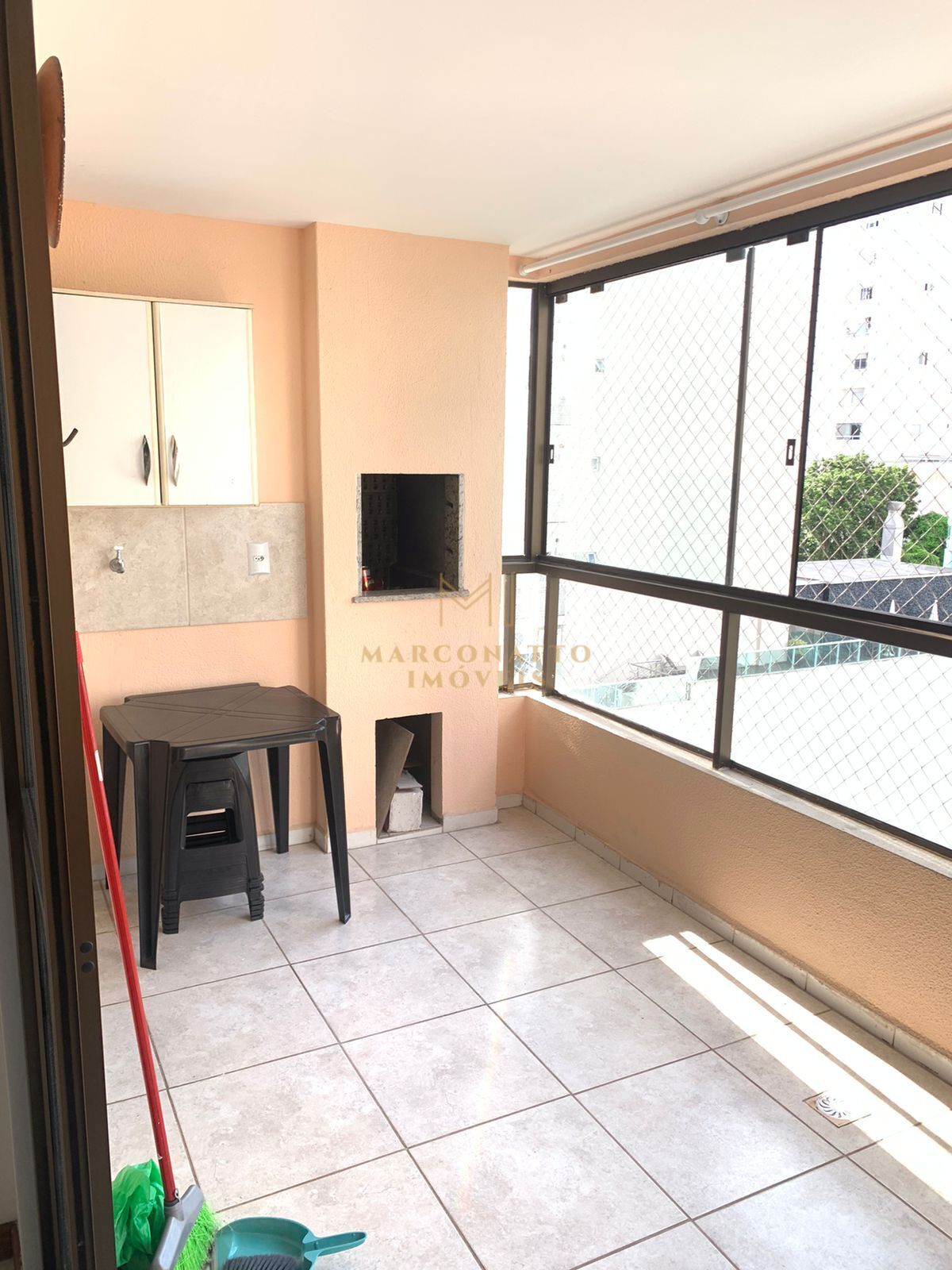 Apartamento à venda com 2 quartos, 85m² - Foto 3