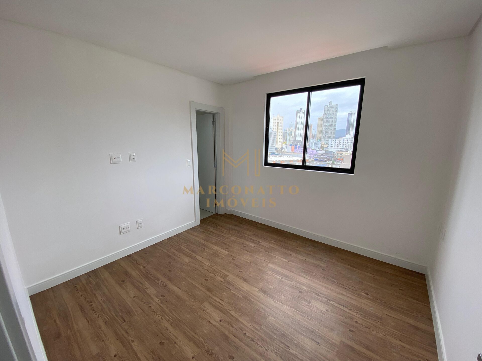 Apartamento à venda com 2 quartos, 61m² - Foto 9