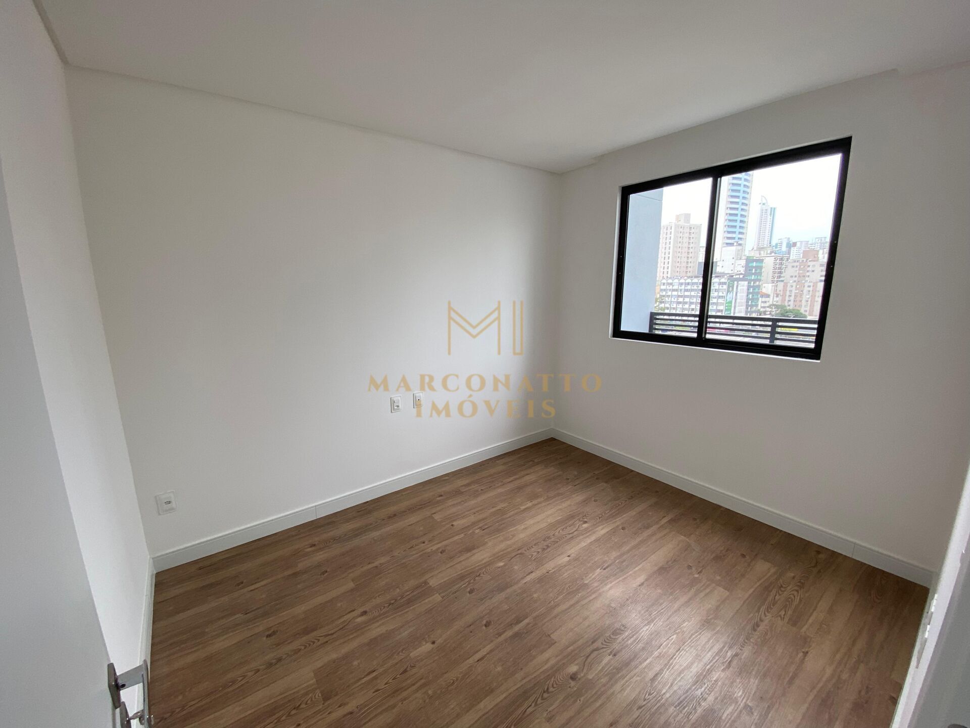 Apartamento à venda com 2 quartos, 61m² - Foto 7