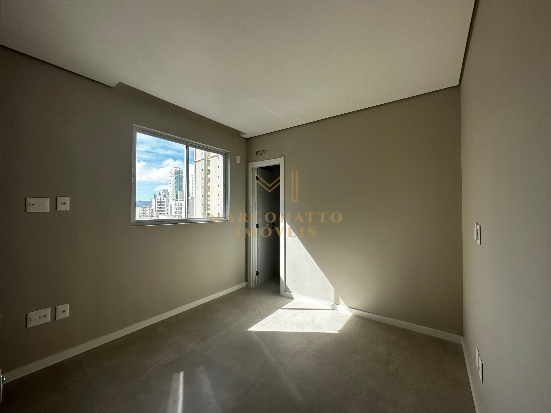 Apartamento à venda com 2 quartos, 93m² - Foto 8