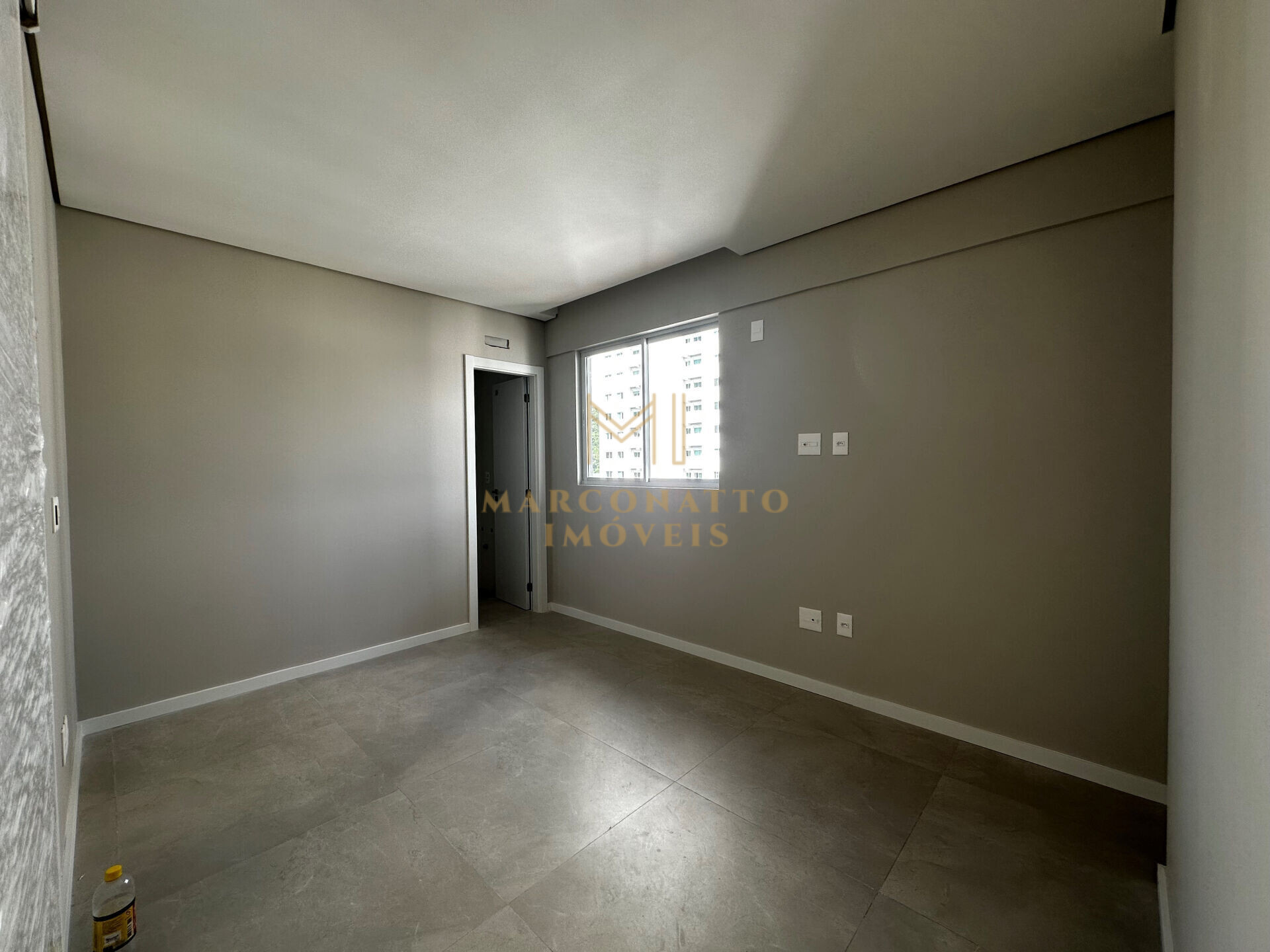 Apartamento à venda com 2 quartos, 93m² - Foto 11