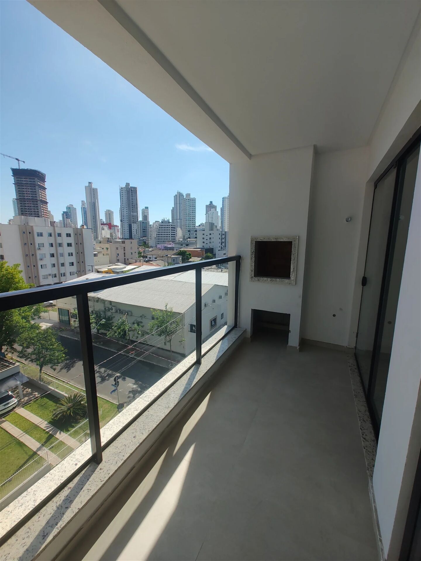 Apartamento à venda com 2 quartos, 68m² - Foto 4