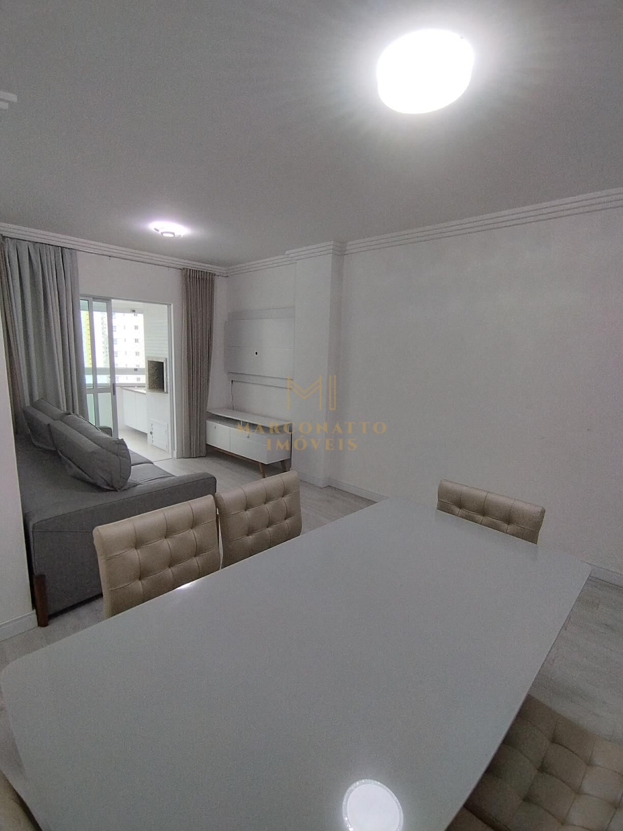 Apartamento à venda com 2 quartos, 72m² - Foto 3