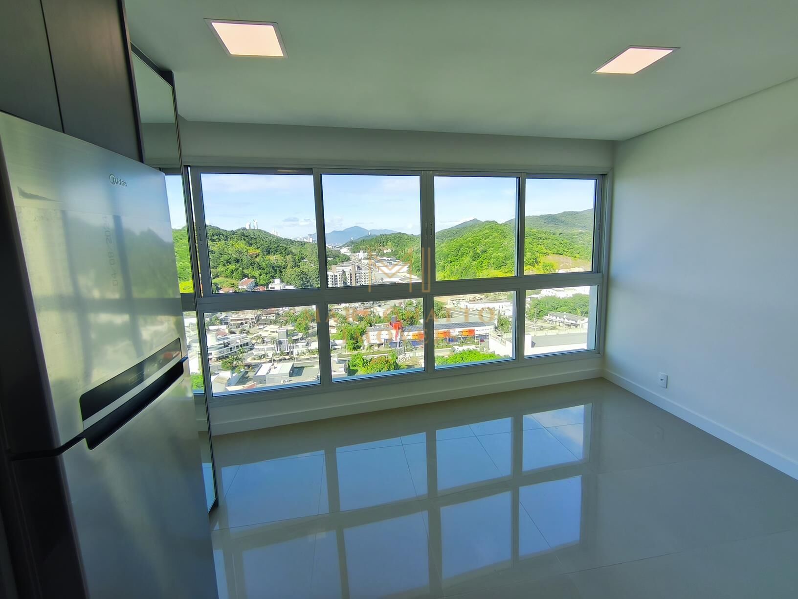 Apartamento para alugar com 2 quartos, 69m² - Foto 3