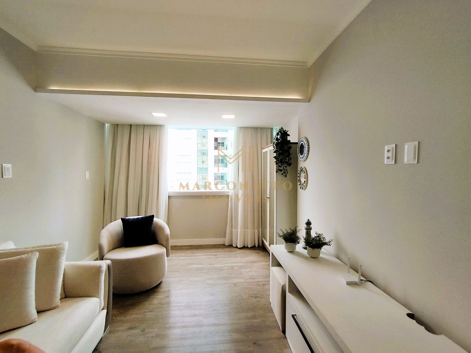 Apartamento à venda com 2 quartos, 75m² - Foto 12