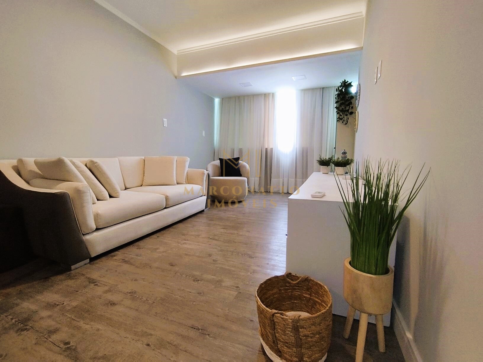 Apartamento à venda com 2 quartos, 75m² - Foto 9