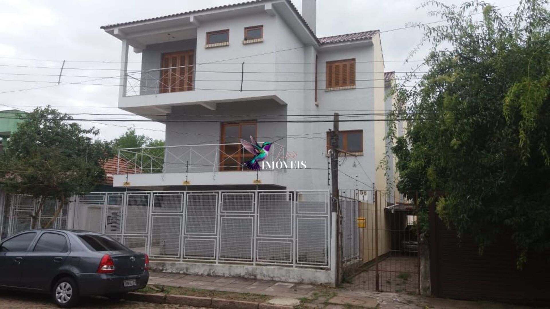 Casa à venda com 3 quartos, 194m² - Foto 2