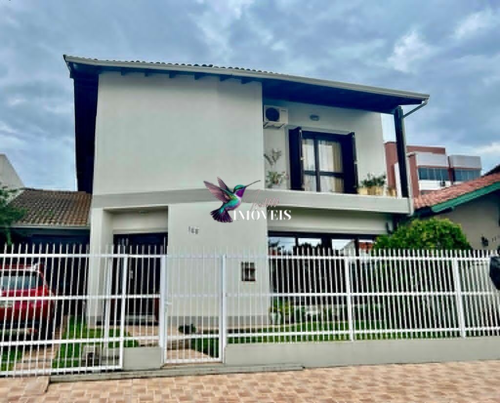 Casa à venda com 4 quartos, 240m² - Foto 2