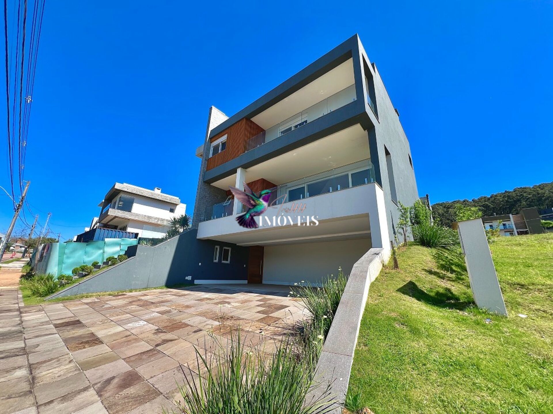 Casa à venda com 4 quartos, 375m² - Foto 1