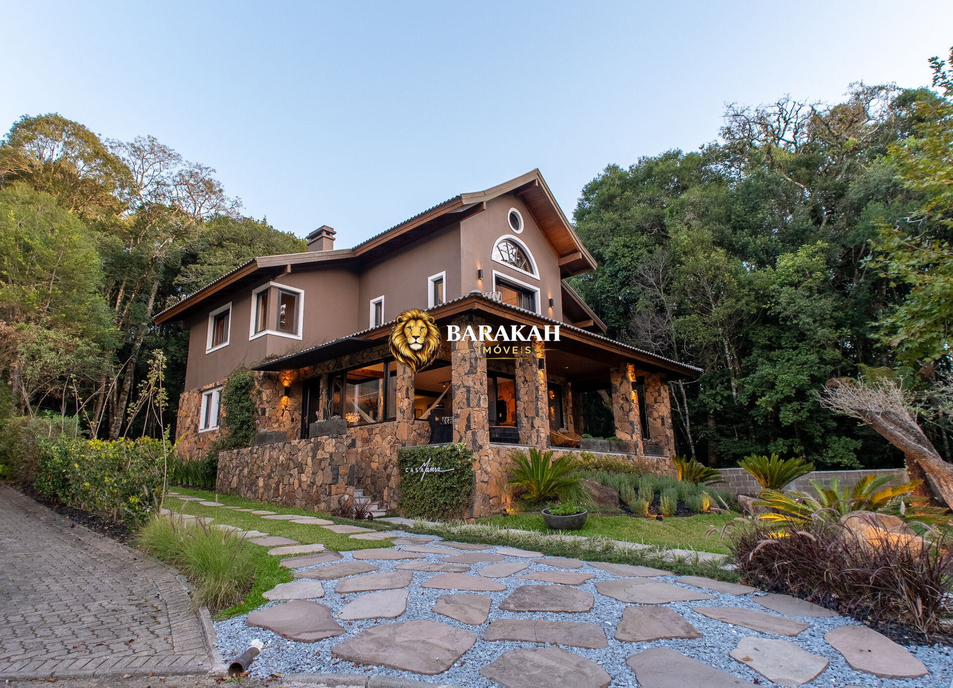 Casa, 4 quartos, 282 m² - Foto 1