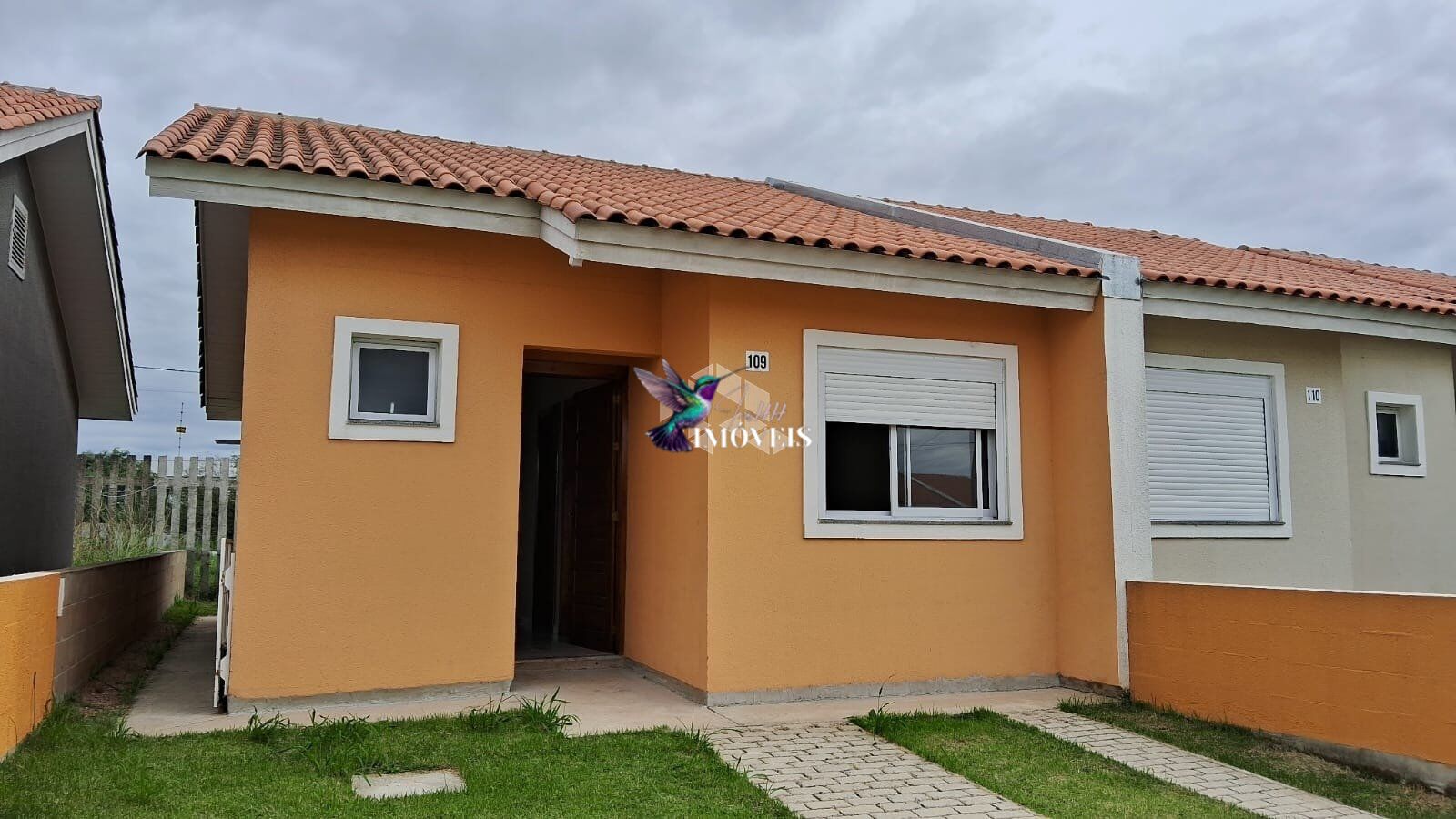 Casa à venda com 2 quartos, 140m² - Foto 1