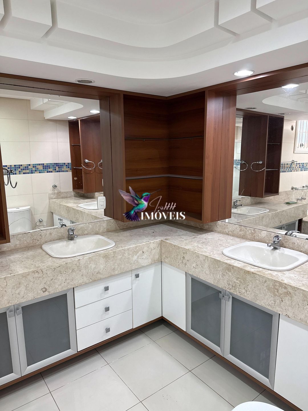 Casa à venda com 4 quartos, 319m² - Foto 27