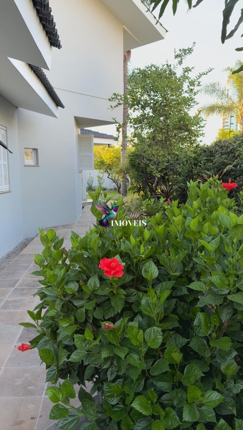 Casa à venda com 4 quartos, 319m² - Foto 11