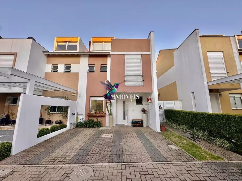 Casa à venda com 3 quartos, 158m² - Foto 1