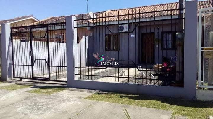 Casa à venda com 2 quartos, 140m² - Foto 1