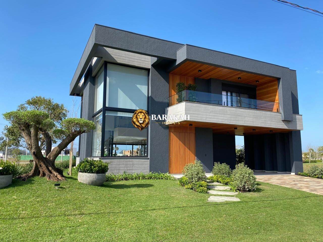 Casa, 4 quartos, 318 m² - Foto 1