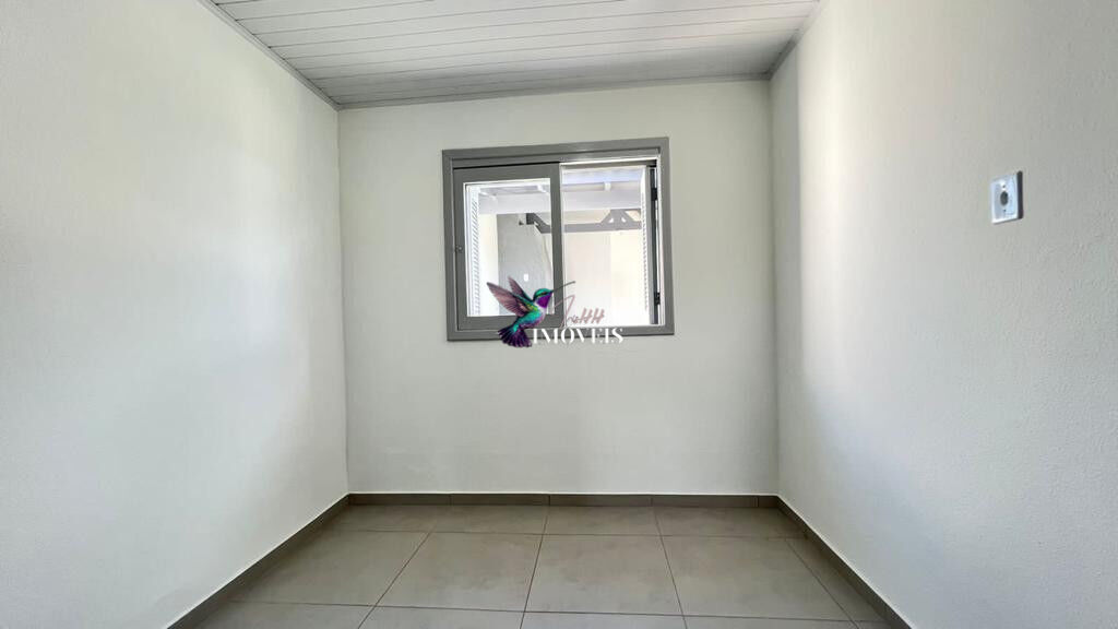 Casa à venda com 3 quartos, 85m² - Foto 11