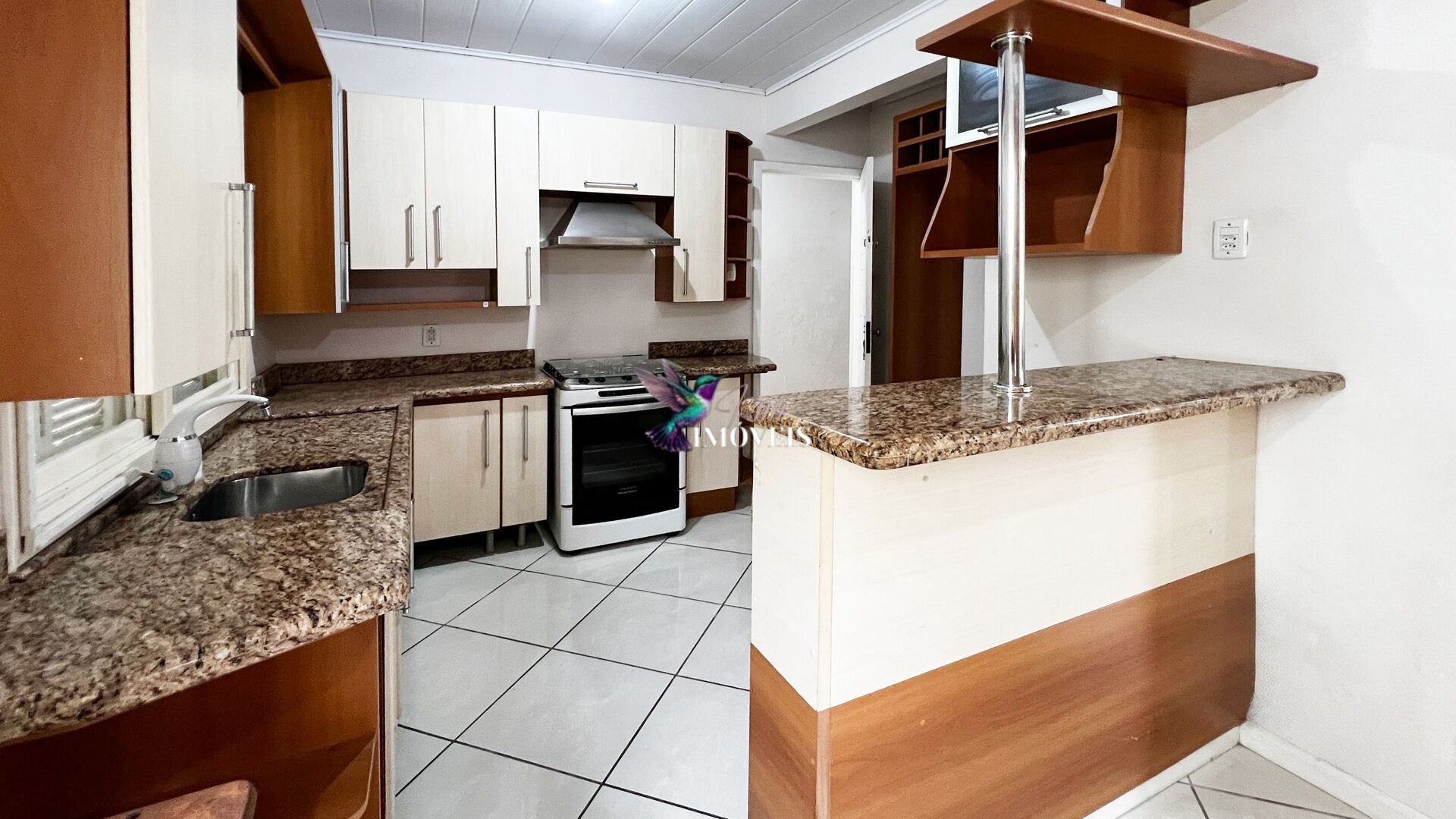 Casa à venda com 3 quartos, 326m² - Foto 7
