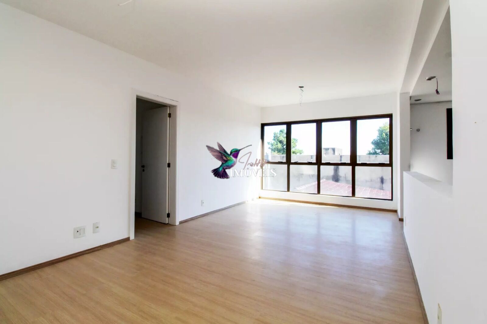 Apartamento à venda com 3 quartos, 114m² - Foto 2