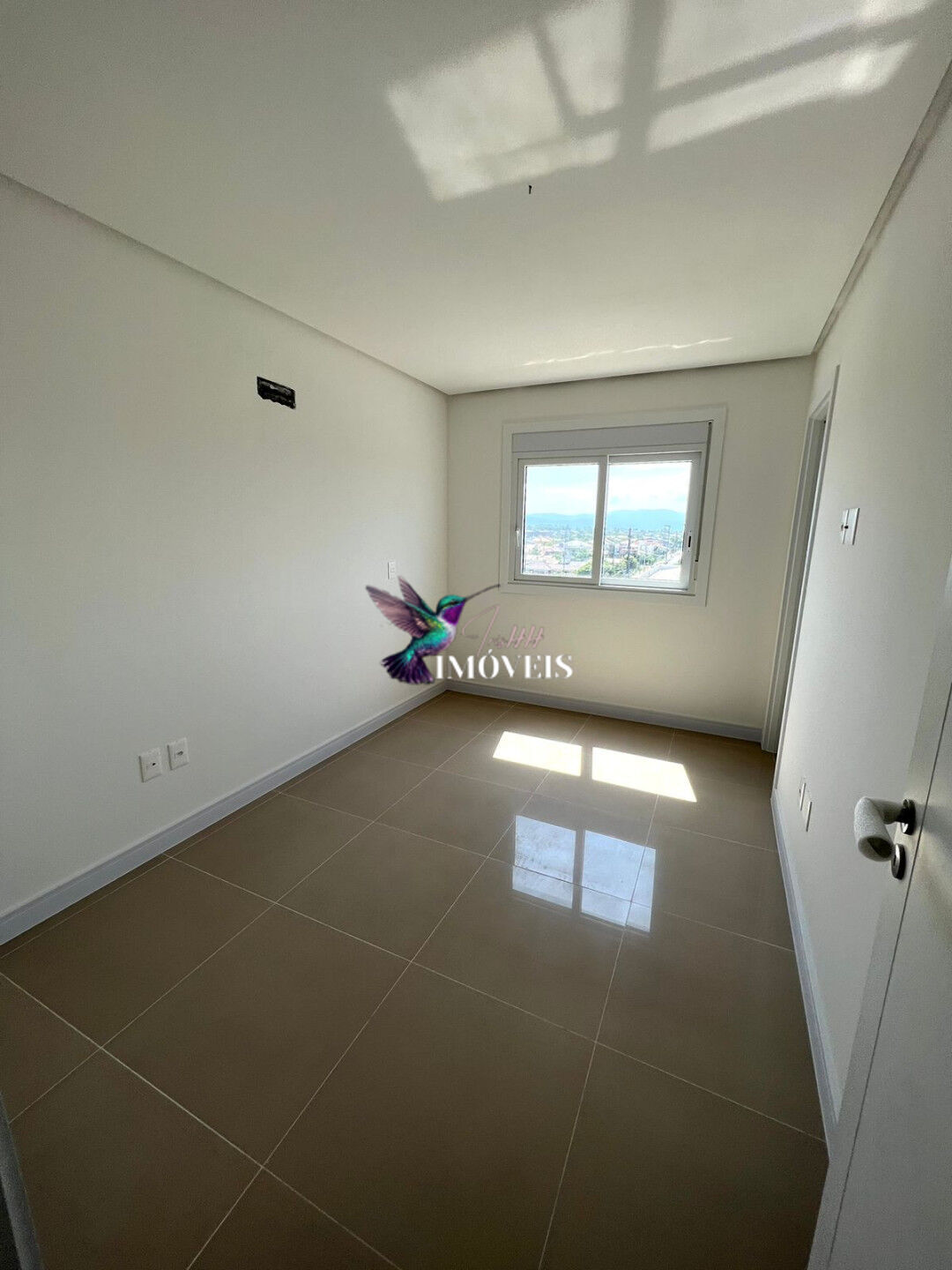 Apartamento à venda com 3 quartos, 93m² - Foto 4