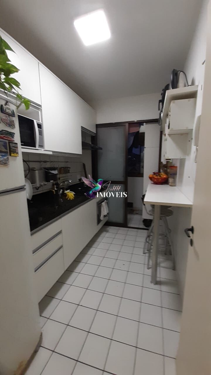 Apartamento à venda com 3 quartos, 67m² - Foto 2