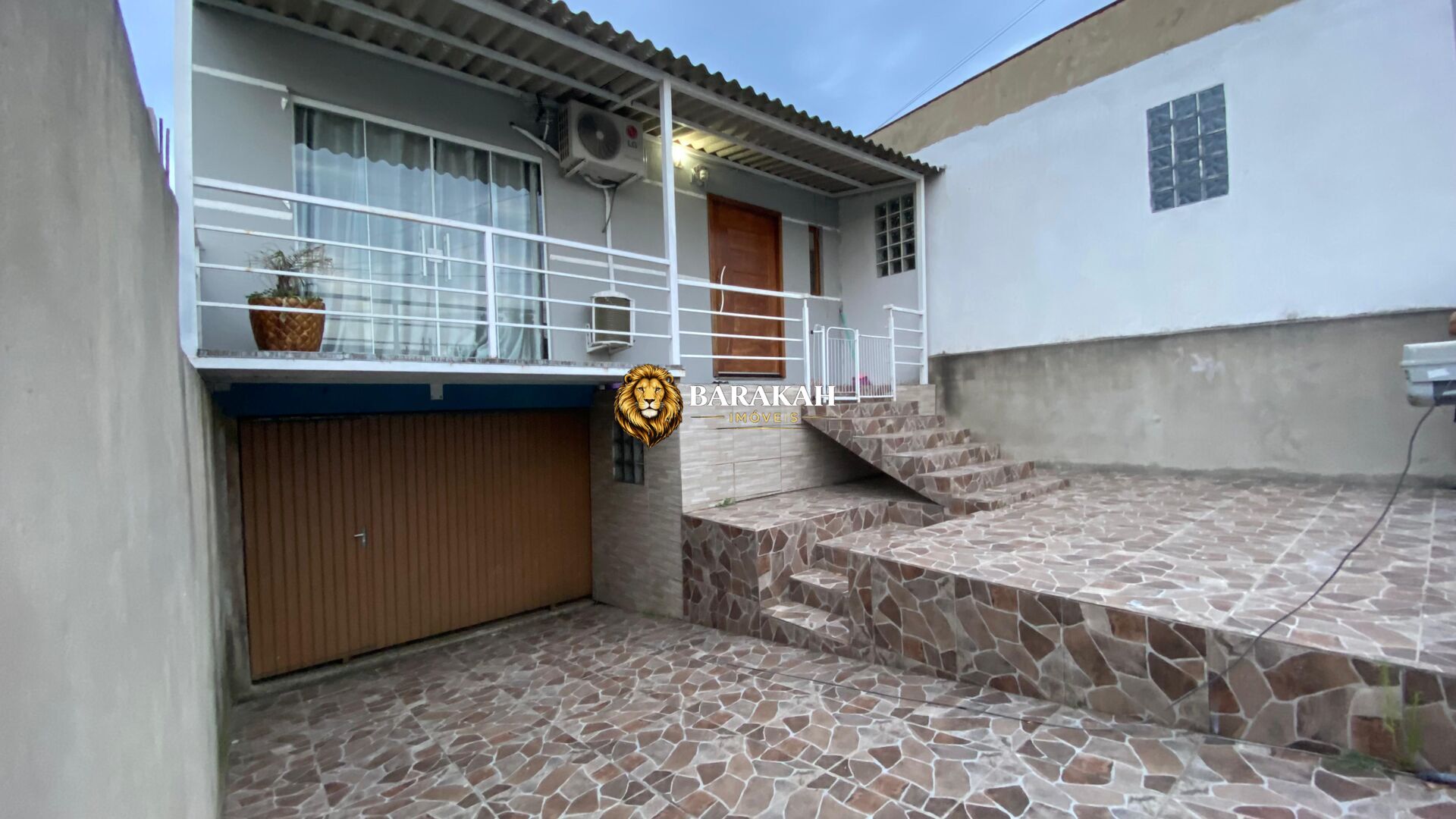 Casa em Mário Quintana, Porto Alegre/RS