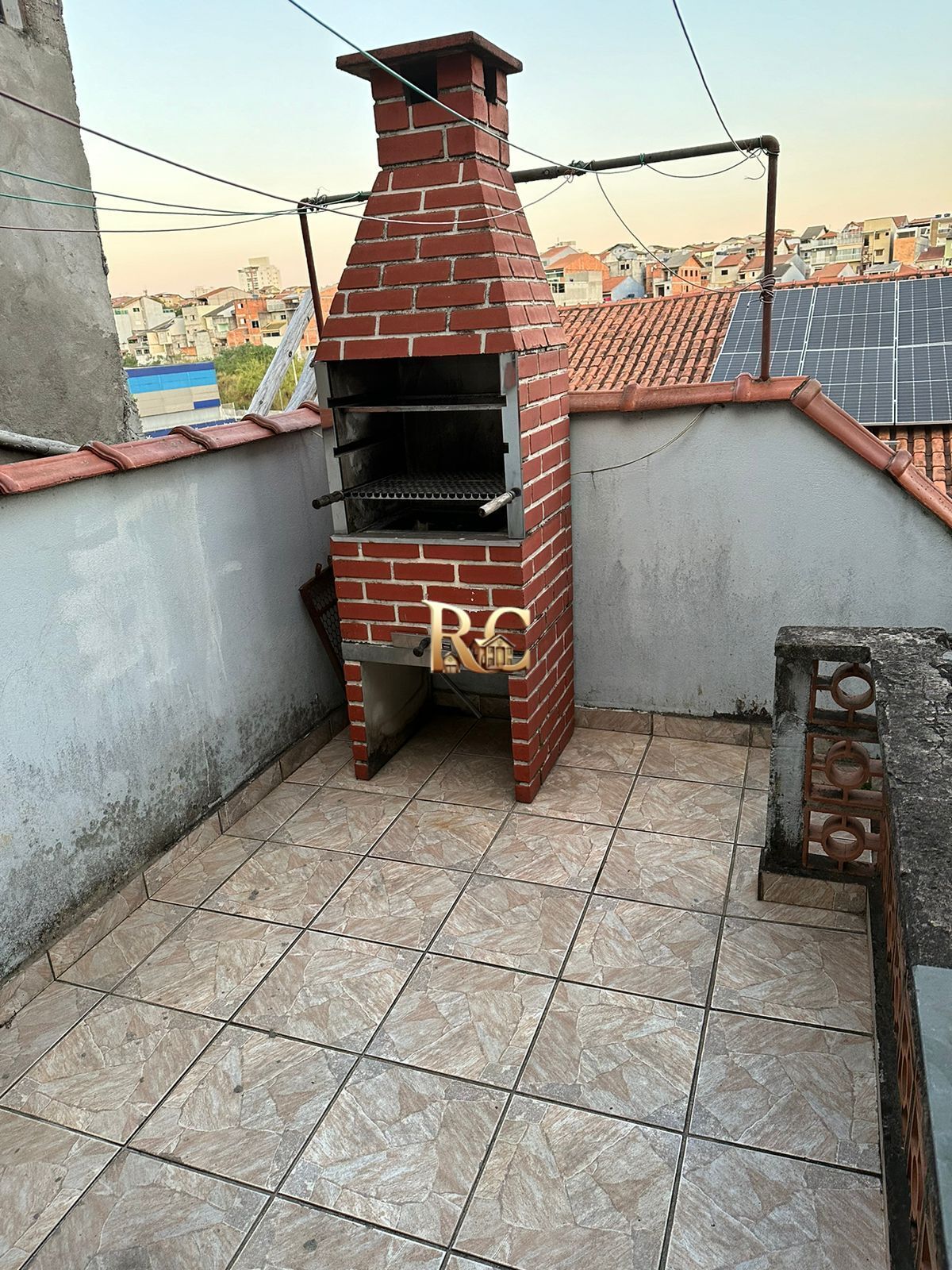 Casa à venda com 2 quartos, 100m² - Foto 2