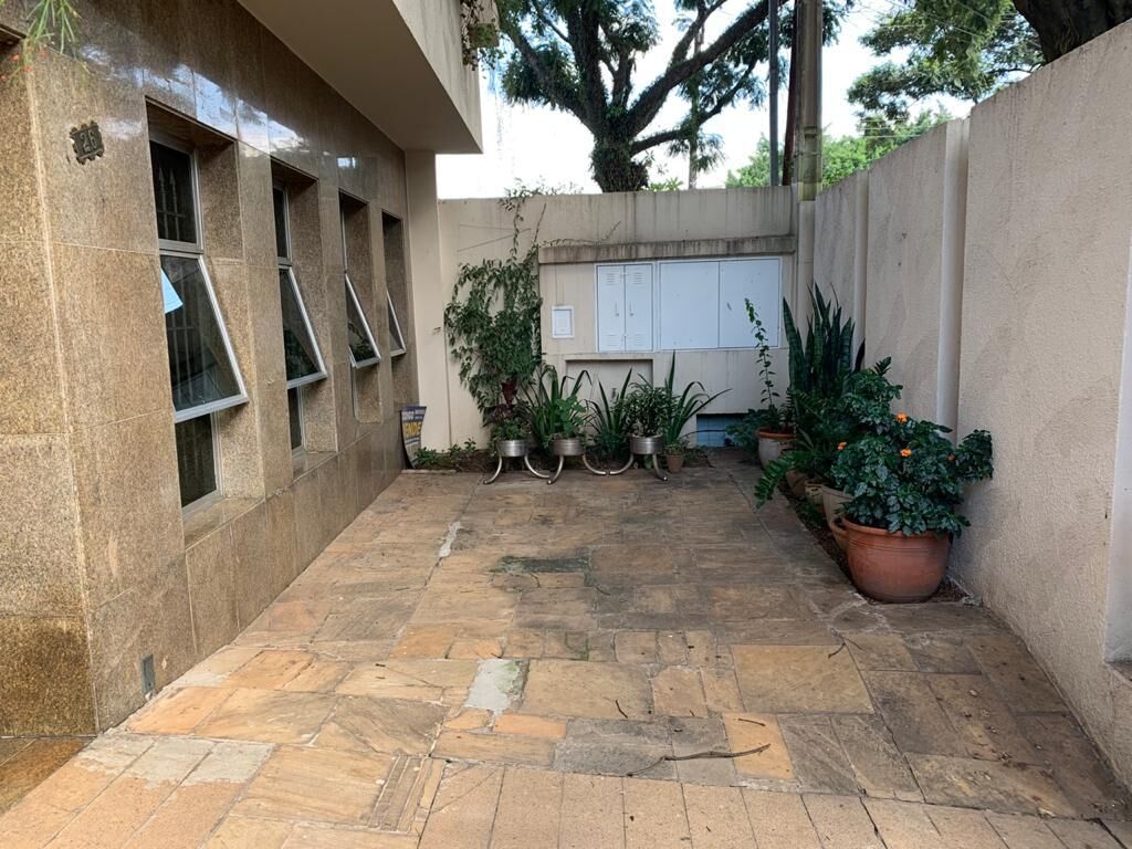 Sobrado à venda com 5 quartos, 291m² - Foto 3