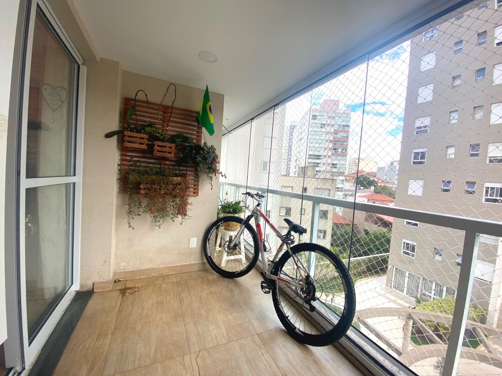 Apartamento à venda com 2 quartos, 64m² - Foto 11