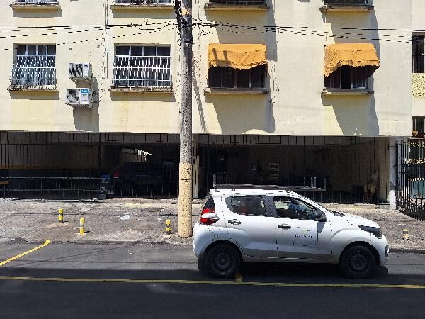 Apartamento à venda com 2 quartos, 65m² - Foto 1