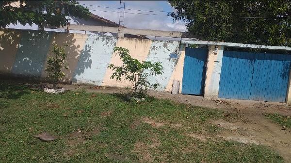Casa à venda com 2 quartos, 75m² - Foto 1