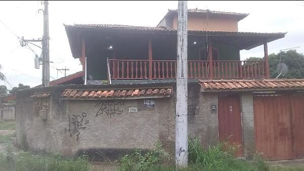 Casa à venda com 4 quartos, 326m² - Foto 1