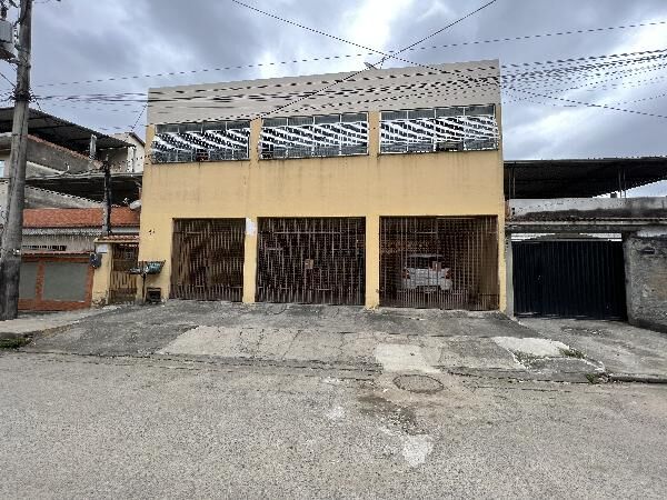 Casa à venda com 1 quarto, 57m² - Foto 1