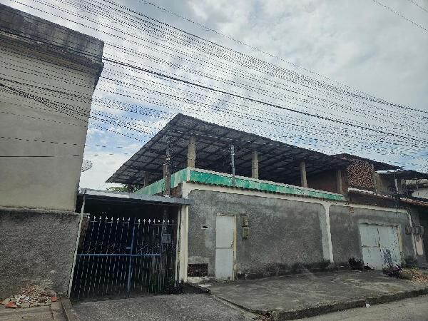 Casa à venda com 5 quartos, 215m² - Foto 1