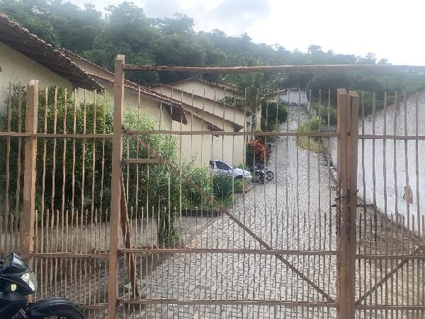 Casa à venda com 2 quartos, 55m² - Foto 1