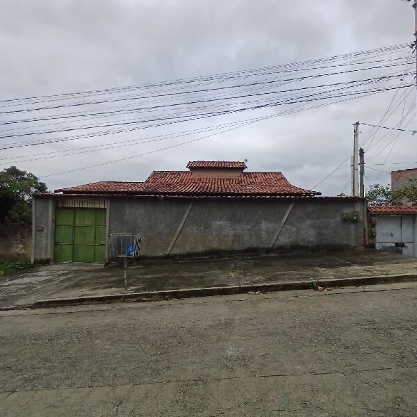 Casa à venda com 2 quartos, 248m² - Foto 1