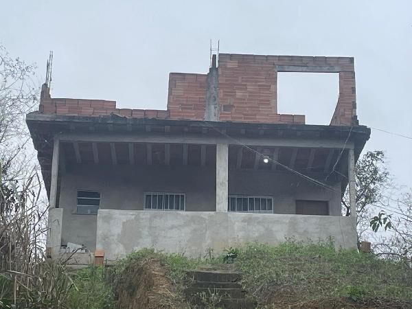 Casa à venda com 2 quartos, 50m² - Foto 1