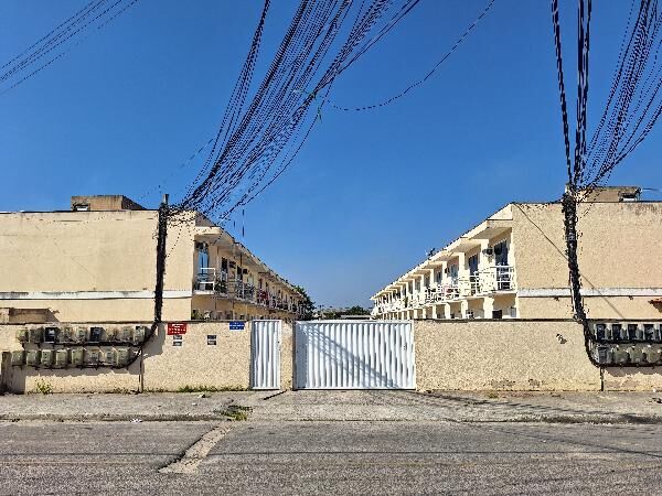 Casa à venda com 2 quartos, 66m² - Foto 1