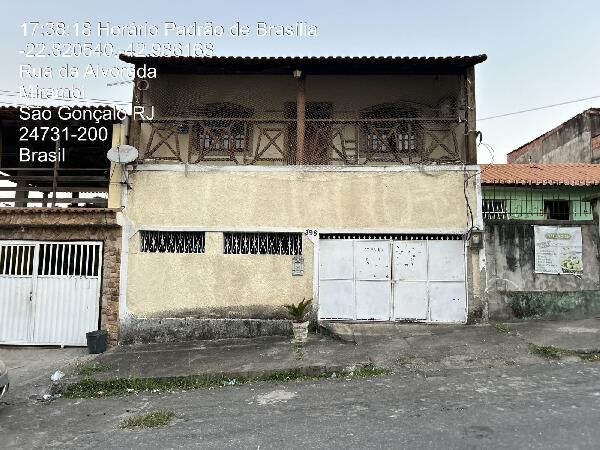 Casa à venda com 3 quartos, 210m² - Foto 1